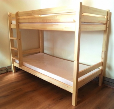 Sz�tszedhet� emeletes �gy 80x200 cm vagy 90x200 cm m�retben , t�m�r feny�, lakkozott - Akci�! - Most 50 % kedvezm�nnyel! - aj�nd�k Naturtex kisp�rn�val! 