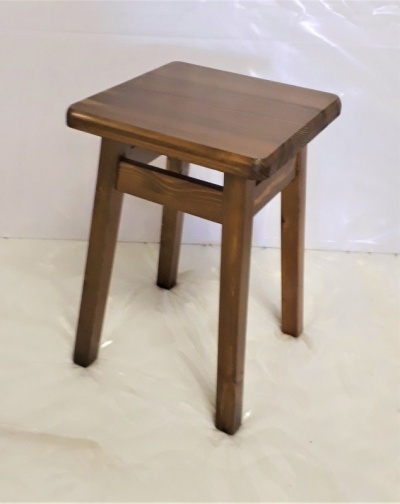 Hokedli - 45 cm - t�m�r borovi feny�, t�lgy sz�nben p�colva, lakkozva - Akci�!